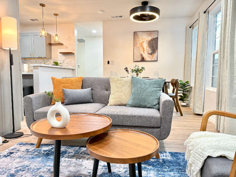 3229 South Sherbourne Drive - Photo 6 of 50