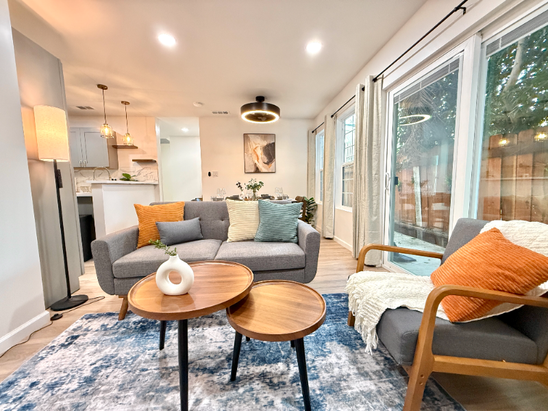 3229 South Sherbourne Drive - Photo 7 of 50