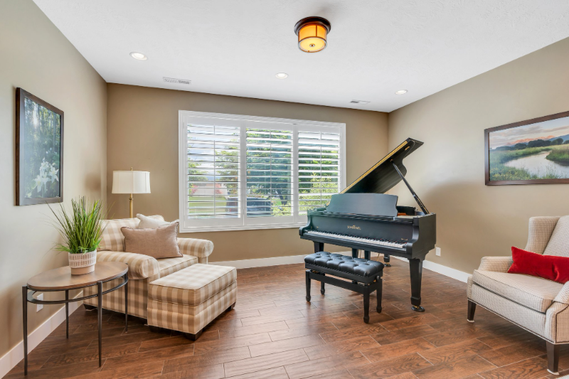 758 Green Road - Photo 4 of 20