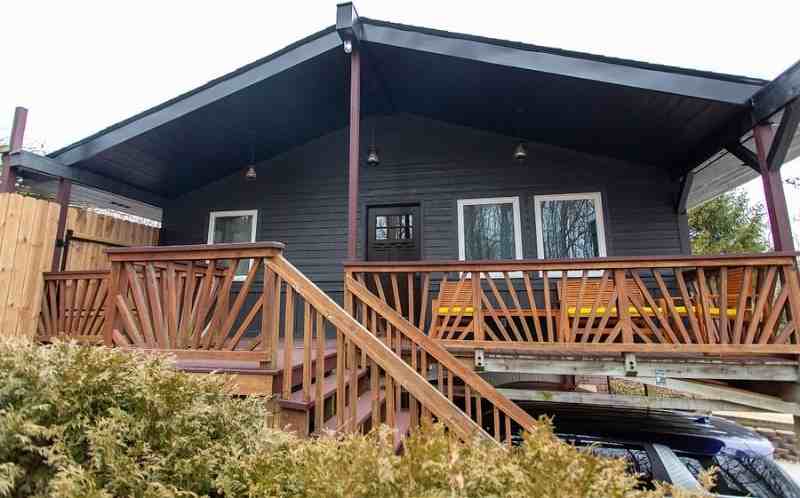 7115 West 71st Street - Photo 2 of 13