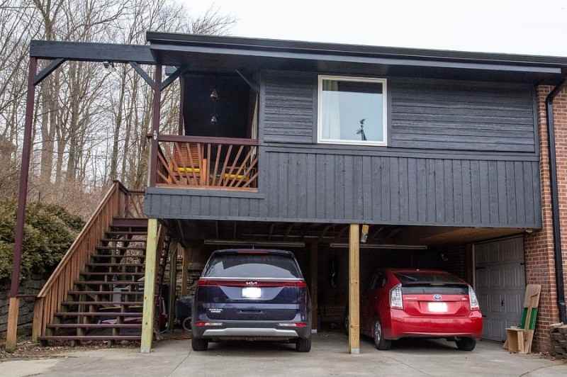 7115 West 71st Street - Photo 3 of 13