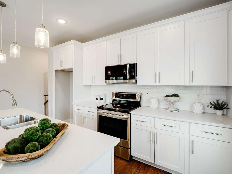 192 Duke St - Photo 7 of 15