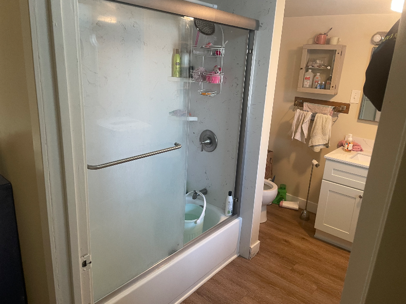 2027 West Avenue, 133Rd. - Photo 3 of 4