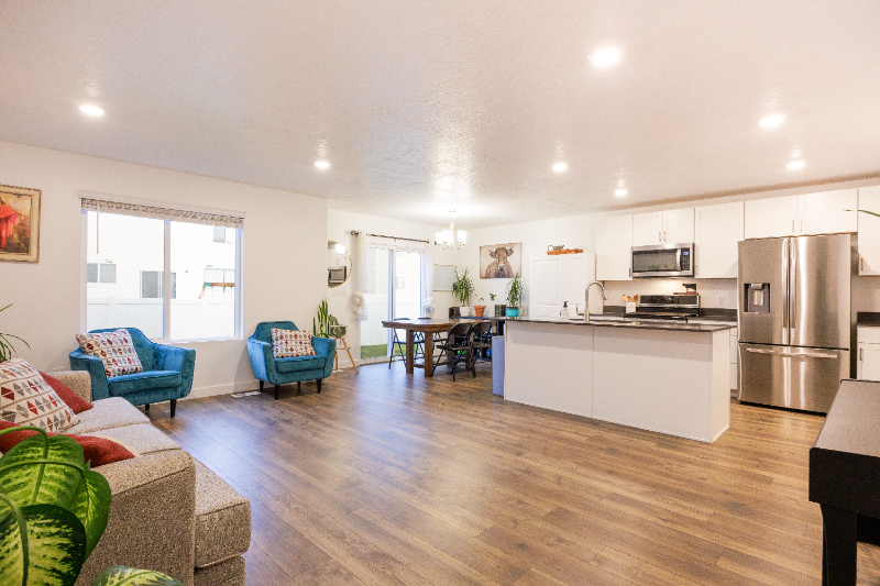 1859 Sw - Photo 2 of 18