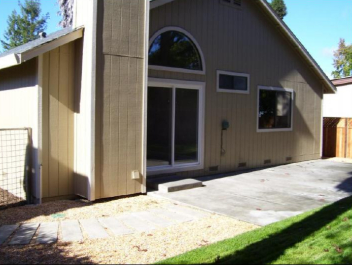 110 Fiesta Court - Photo 2 of 13