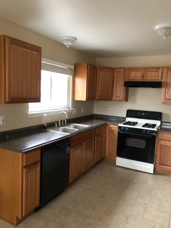 563 E Guthrie Ave - Photo 3 of 11