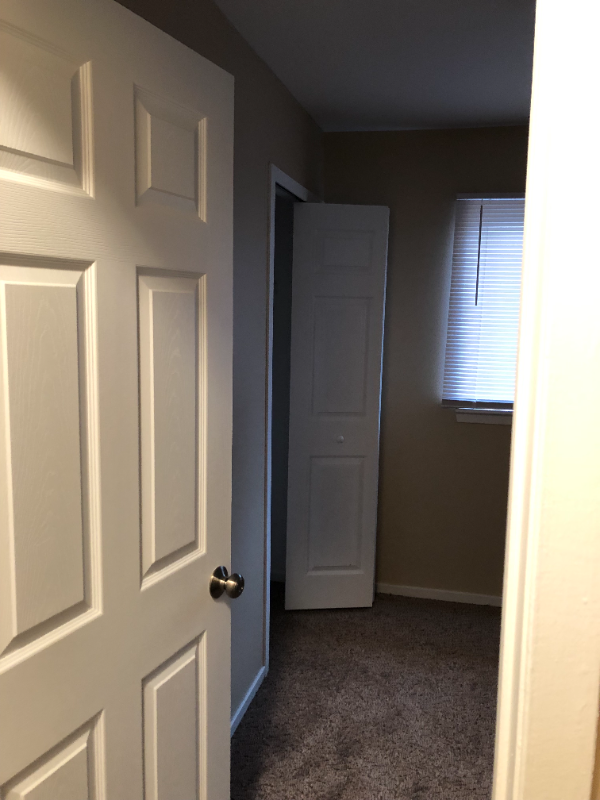 563 E Guthrie Ave - Photo 6 of 11