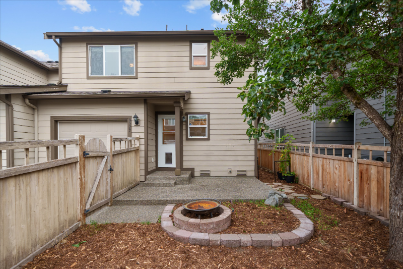 6527 Indiana St Se - Photo 7 of 20