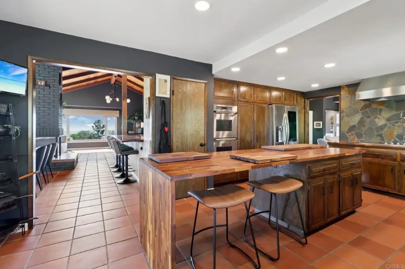 2073 Elevado Road - Photo 6 of 19