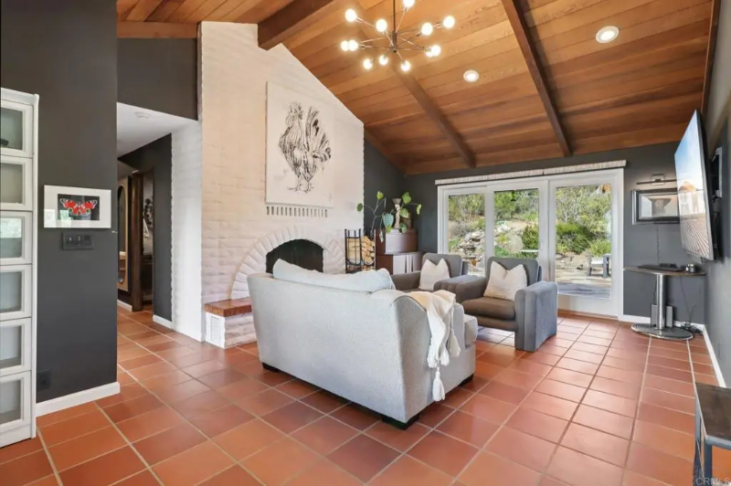 2073 Elevado Road - Photo 7 of 19