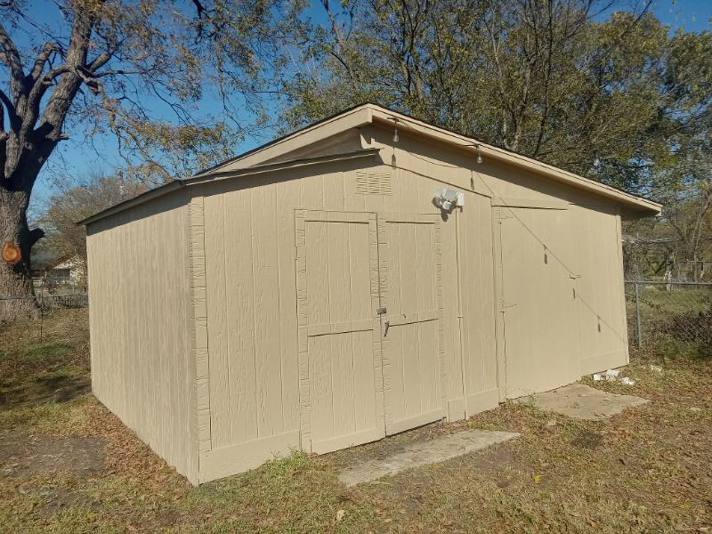 703 E 10th St - Photo 6 of 27