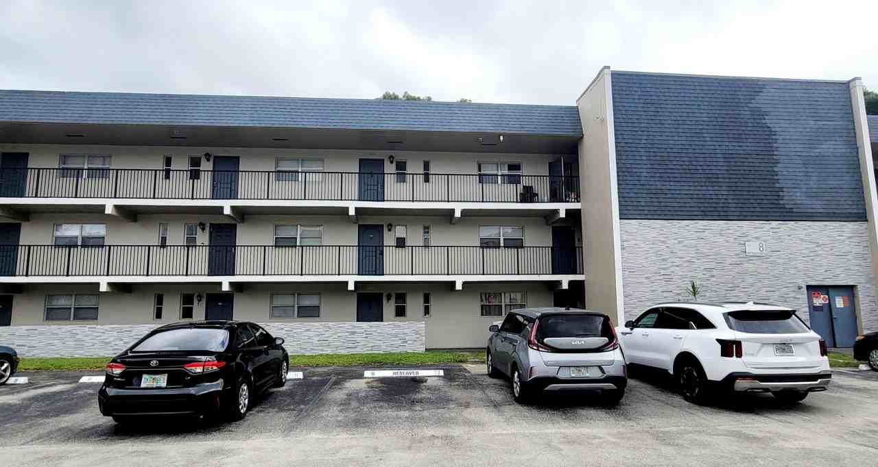 7911 Colony Cir N #7911-305 - Photo 2 of 50