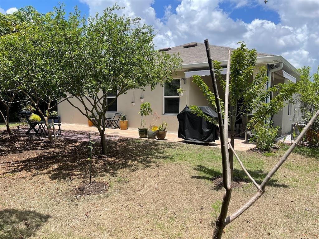 690 Hadley Pl E #690 - Photo 2 of 40