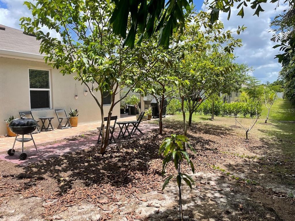 690 Hadley Pl E #690 - Photo 3 of 40