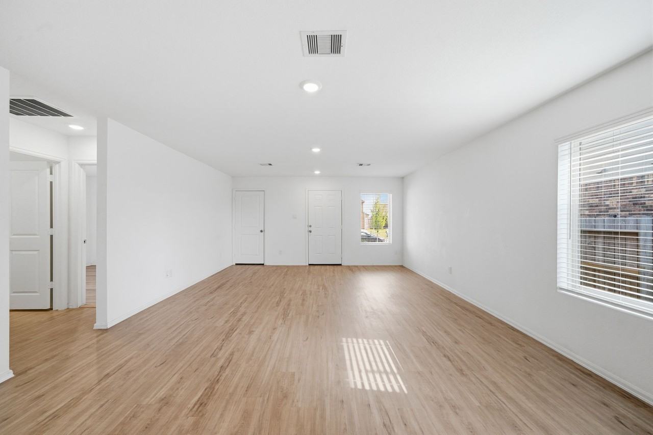 7335 Greenbriar Canyon Ln #7335 - Photo 7 of 10