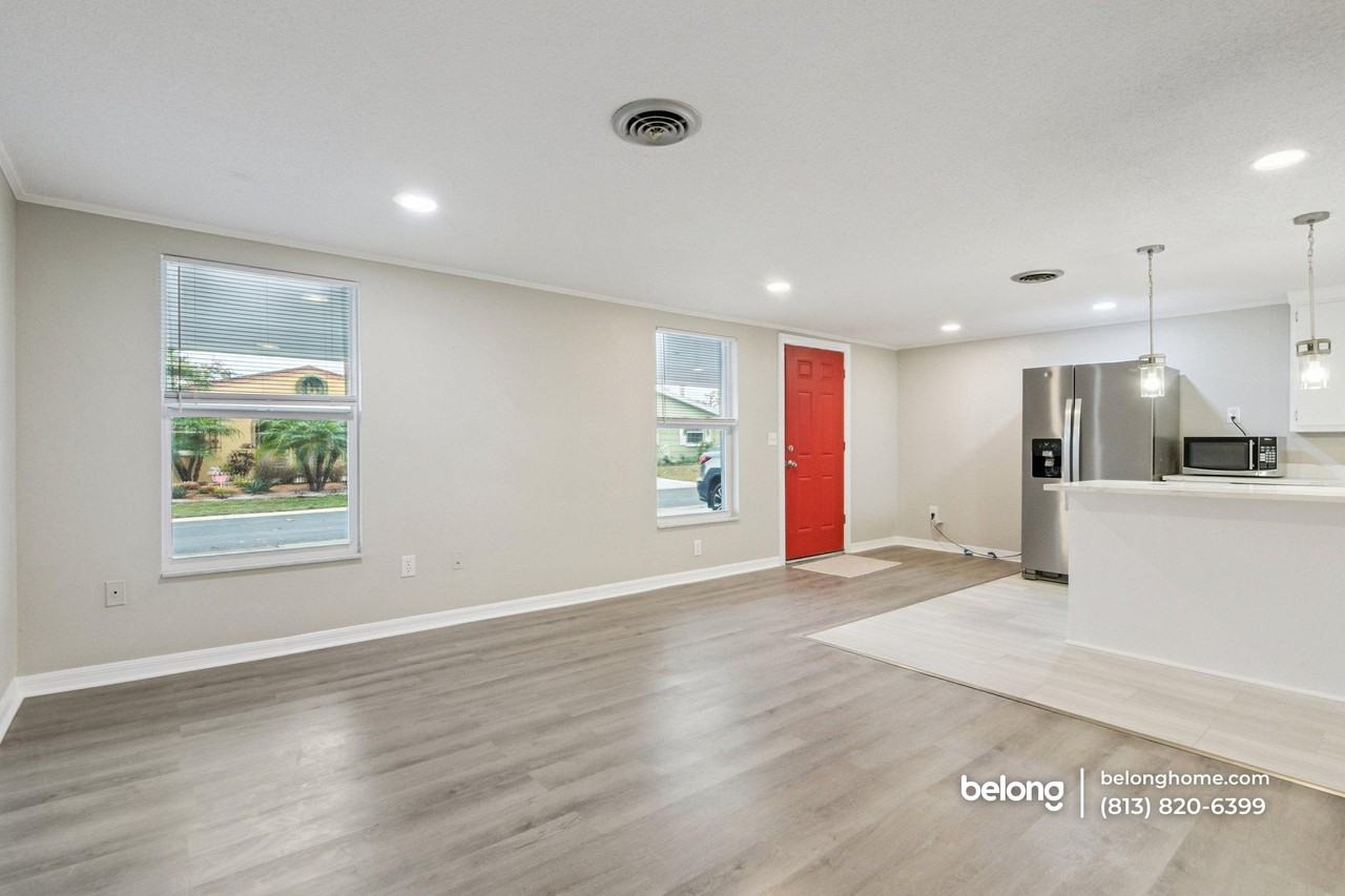 1018 Osprey Ct - Photo 6 of 17