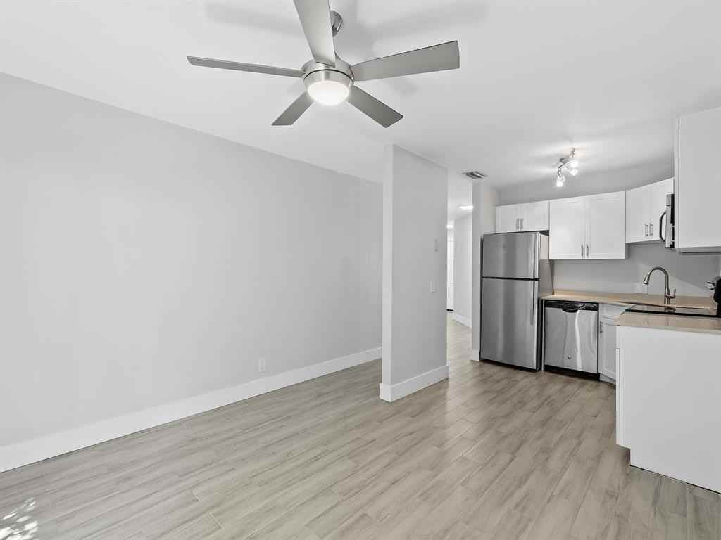 3208 Northeast 7th Street #3208C - Photo 4 of 10