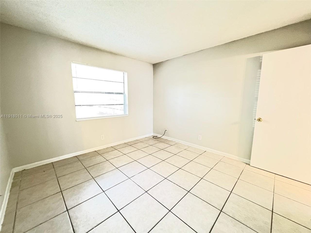 4022 Lakeside Drive #4022-4022 - Photo 7 of 13