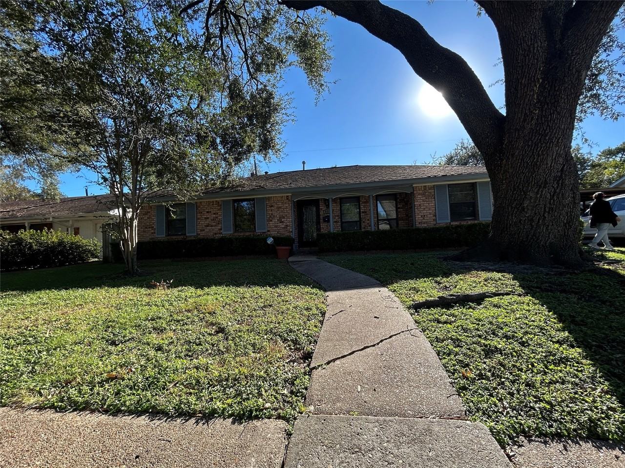 5315 Poinciana Dr #5315 - Photo 2 of 7