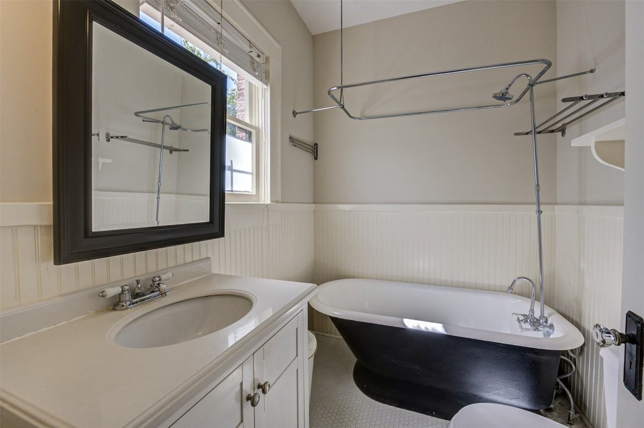 1001 Bomar Street #1001B - Photo 7 of 19