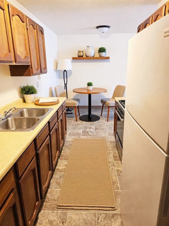 Blue Ridge Apartments - Photo 3 of 28