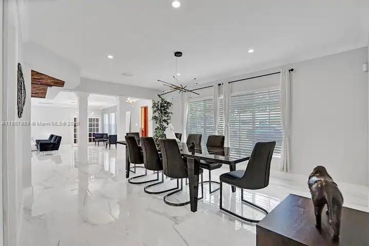 247 Sw 5th St - Photo 5 of 6