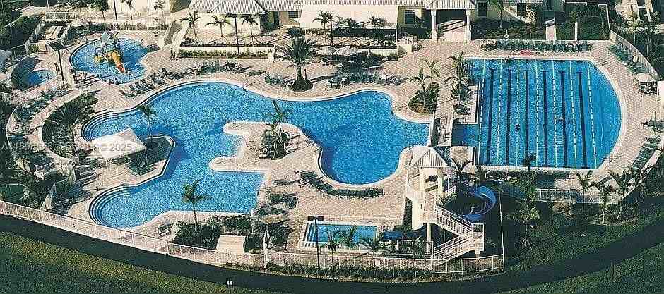 1042 Sunflower Cir - Photo 2 of 7