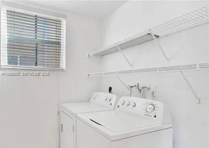 1042 Sunflower Cir - Photo 5 of 7