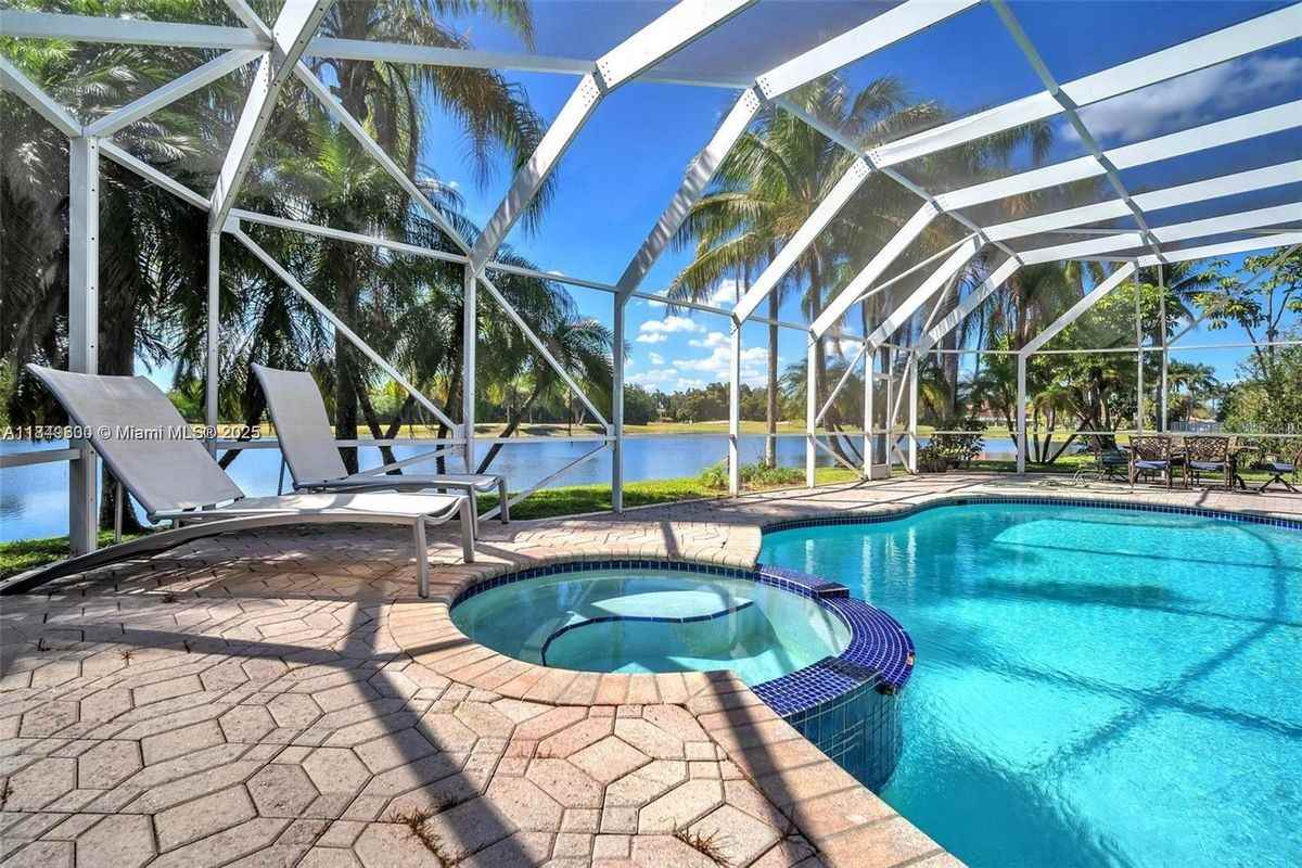 620 Laurel Lane West - Photo 6 of 10