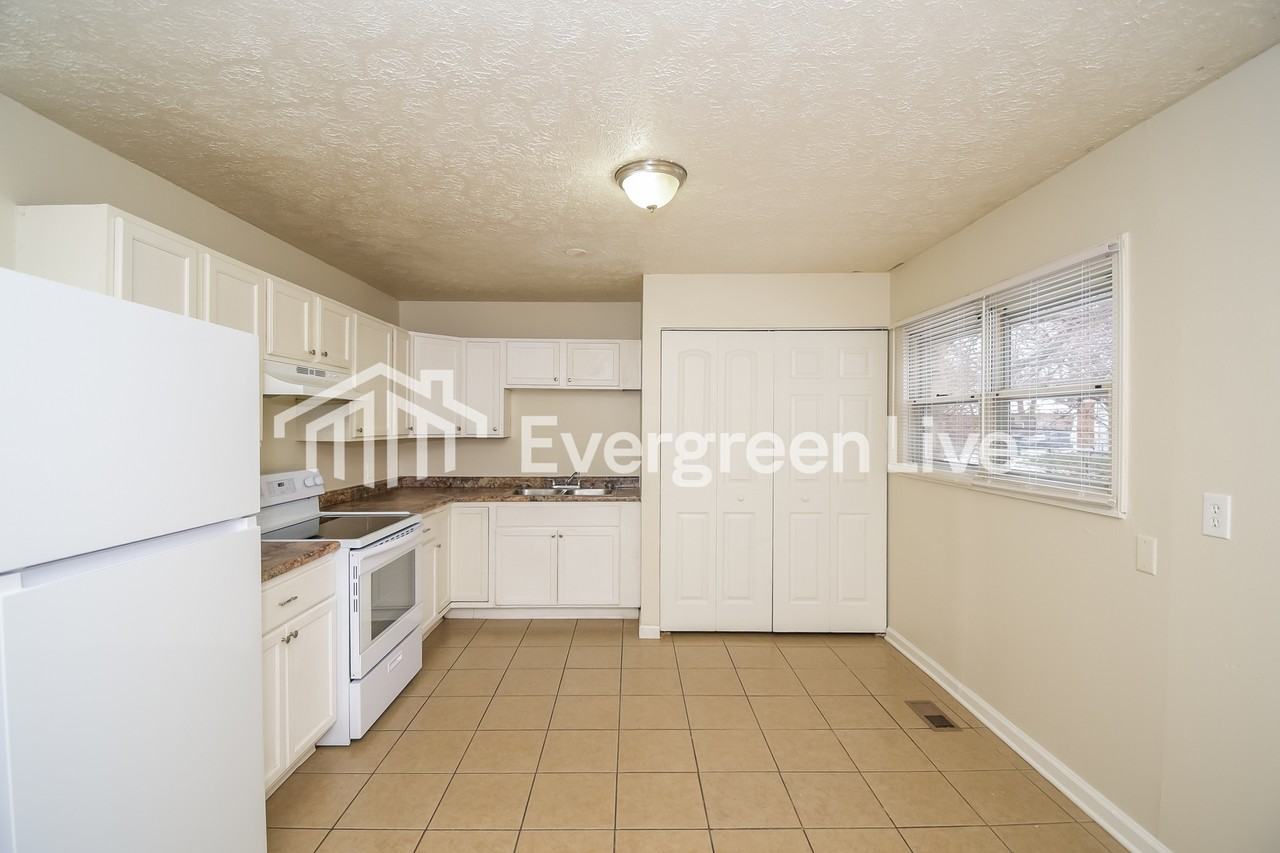 8724 Montery Rd - Photo 5 of 16