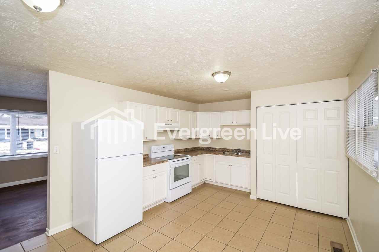 8724 Montery Rd - Photo 6 of 16