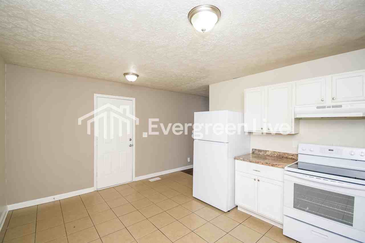 8724 Montery Rd - Photo 7 of 16