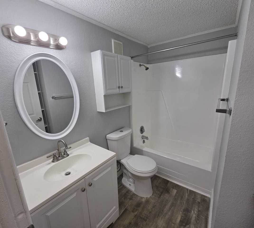 Strawberry - Photo 7 of 27