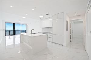 featured image of NE 24th St & Biscayne Blvd