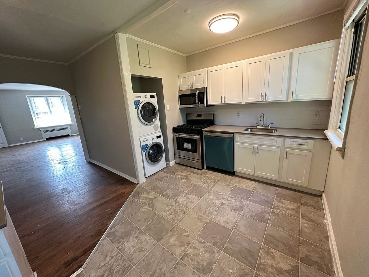 4927 Wynnefield Ave - Photo 4 of 50