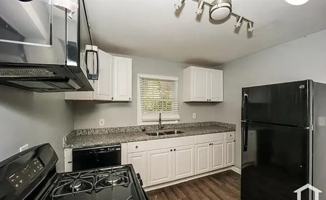 featured image of 732 Glass Street Northwest #4