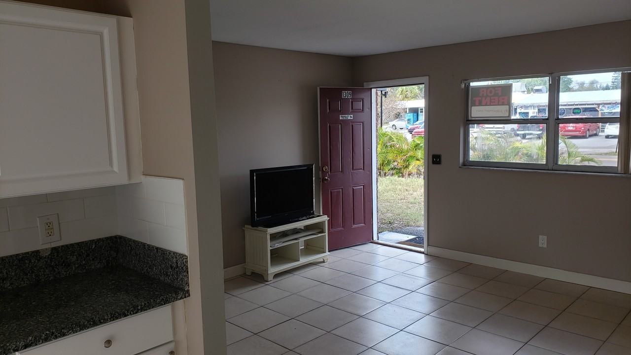 1309 Union St #1309 - Photo 3 of 31