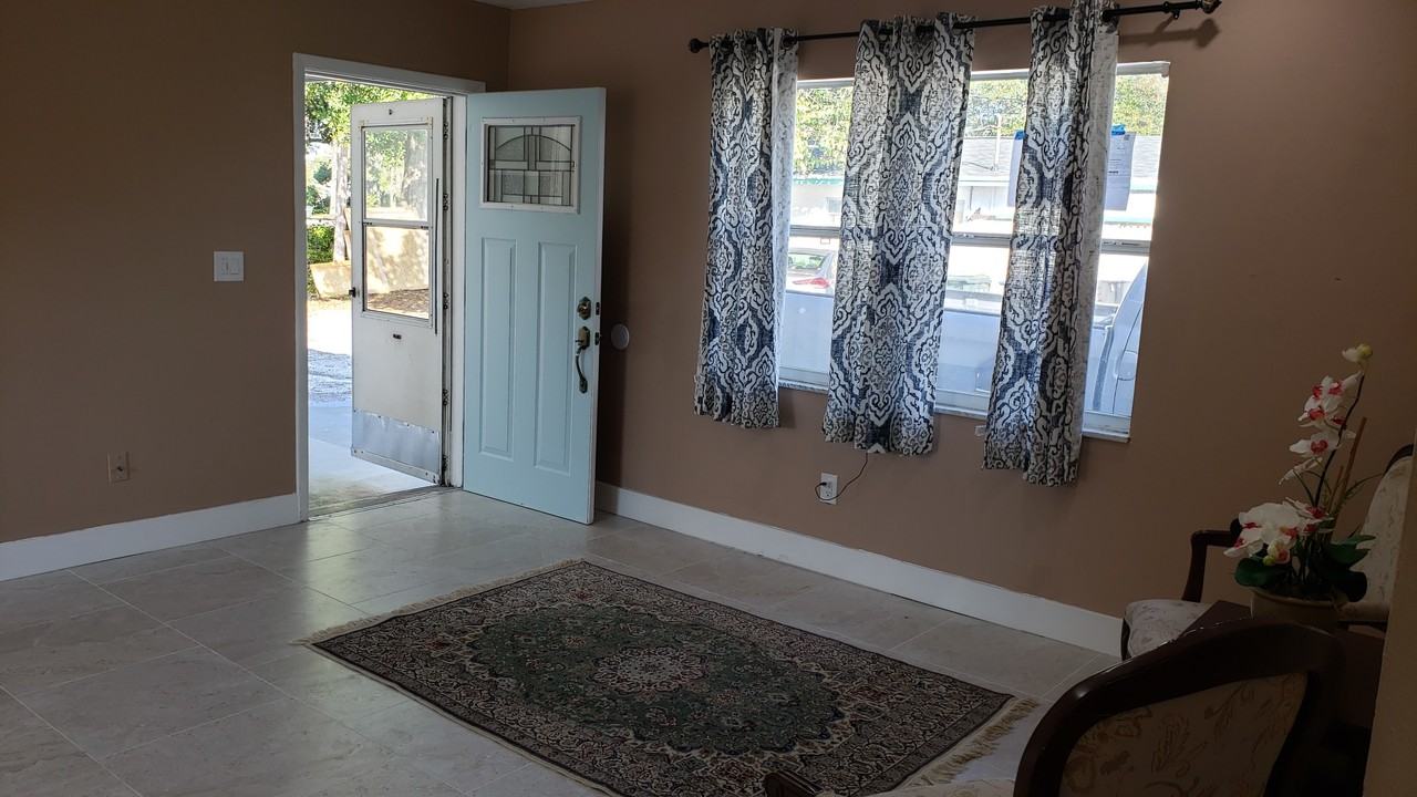 651 16th St Nw #561 - Photo 3 of 46