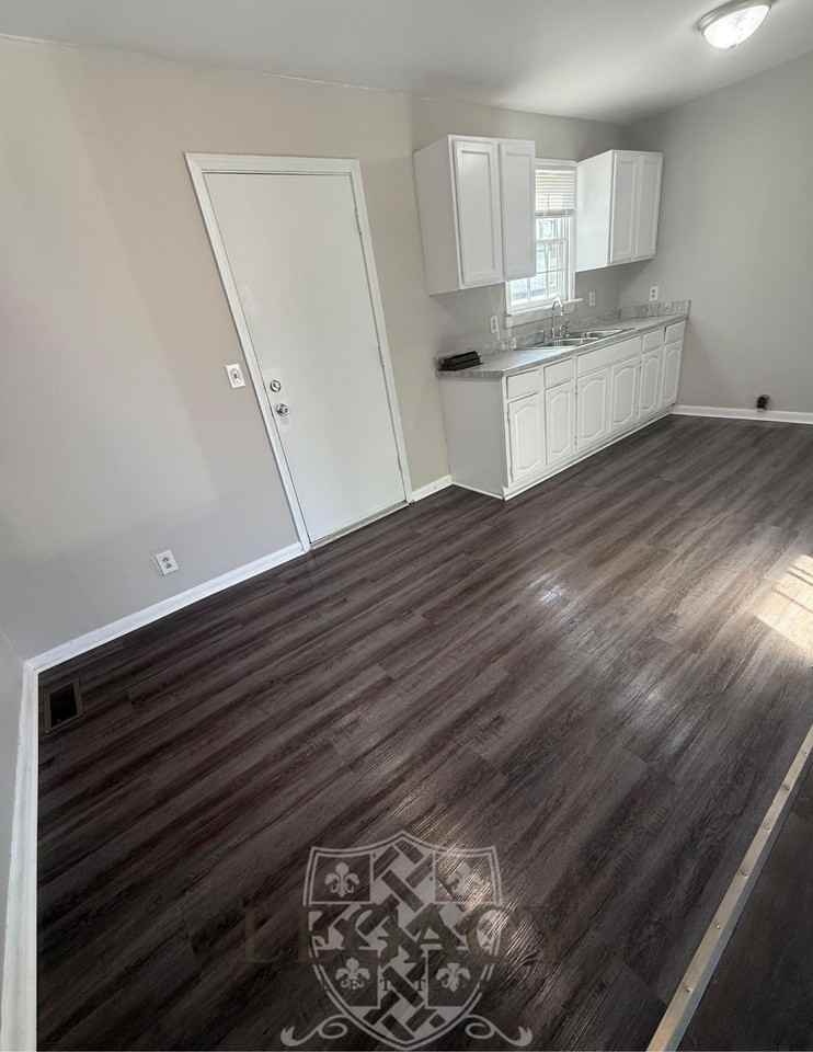 1913 Laurinda Drive #1 - Photo 4 of 8