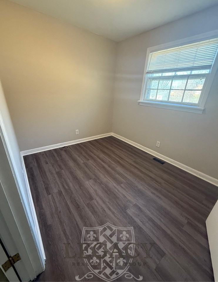 1913 Laurinda Drive #1 - Photo 7 of 8