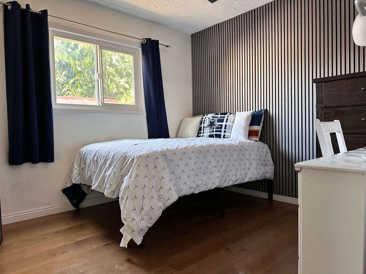 7011 Bellaire Avenue - Photo 2 of 11