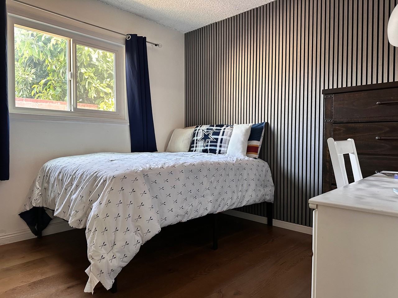 7011 Bellaire Avenue - Photo 6 of 11