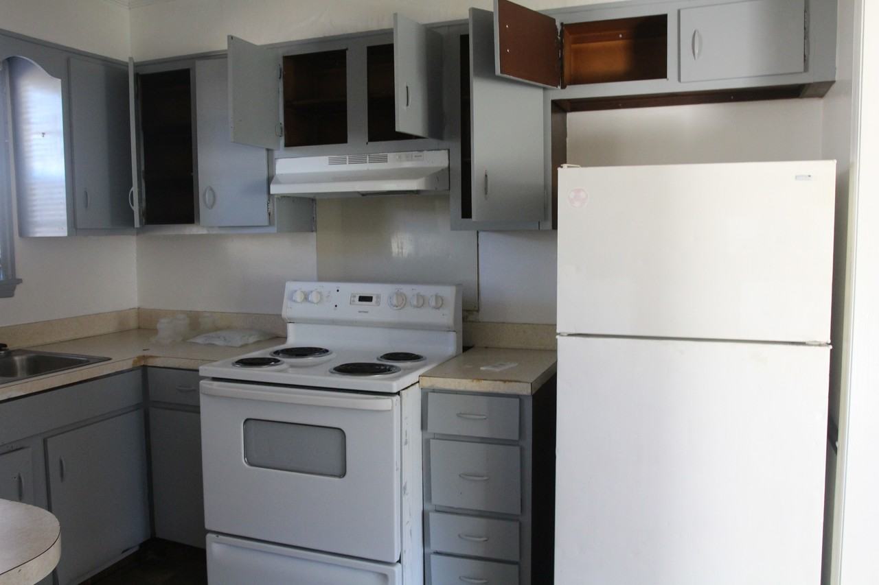 1903 Ridgemont Rd - Photo 2 of 8