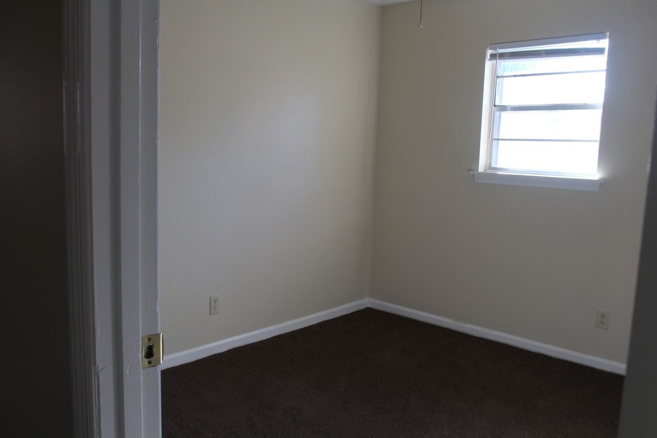 1903 Ridgemont Rd - Photo 6 of 8