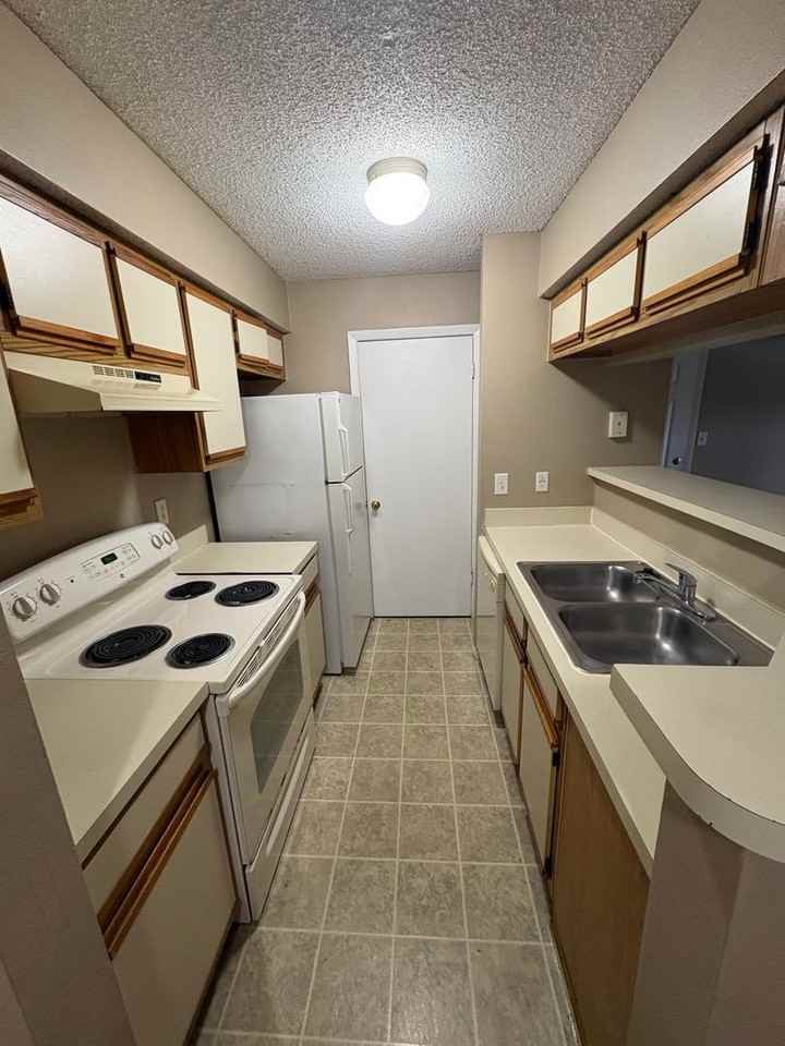 199 Afton Square #204 - Photo 4 of 15