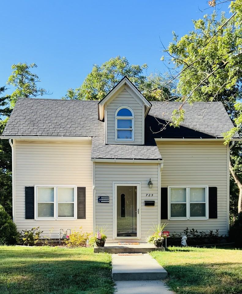 725 Michigan Street #1