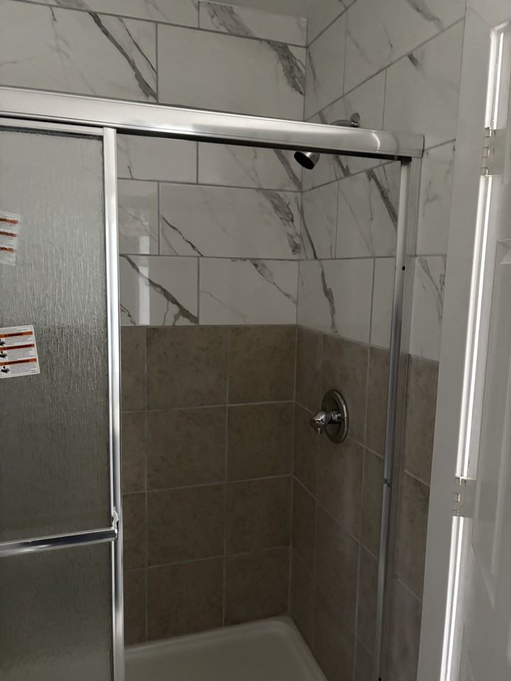 220 Derry Rd #7 - Photo 5 of 8