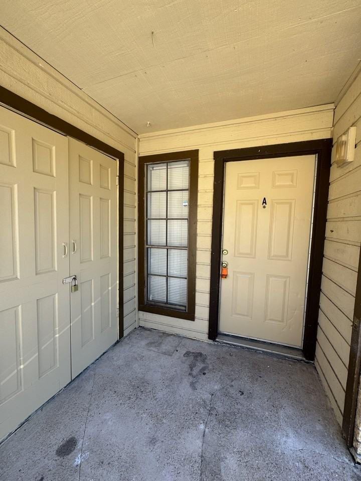 2210 Capitan Dr #A - Photo 2 of 20