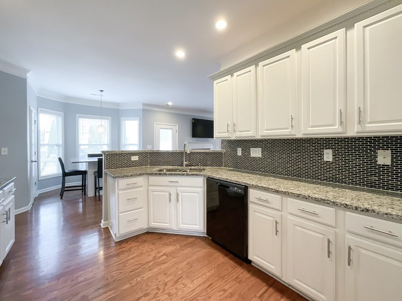 3021 Gloxinia Rd #1 - Photo 4 of 18