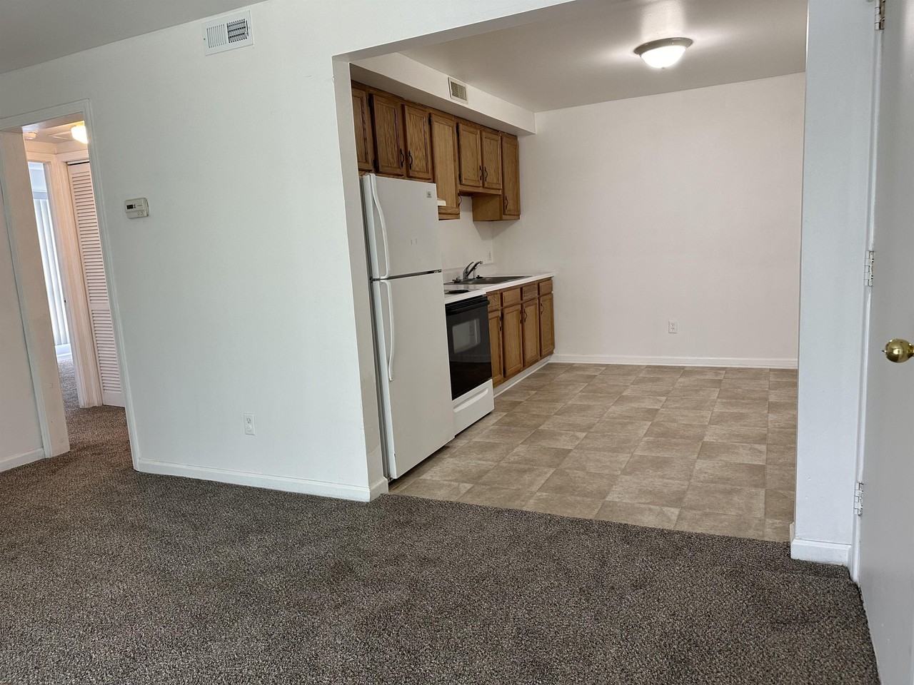 705 W Russell Rd #705A - Photo 7 of 11